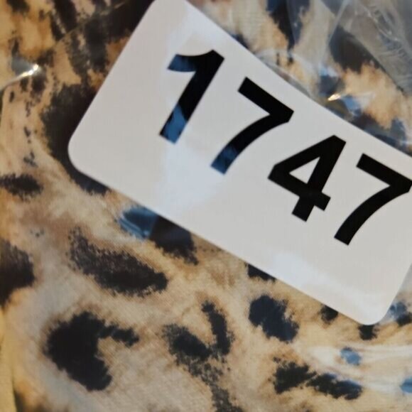 Chico's Sz 2.5 (14) Animal Print Pullon Capri stretch black beige - Picture 9 of 10